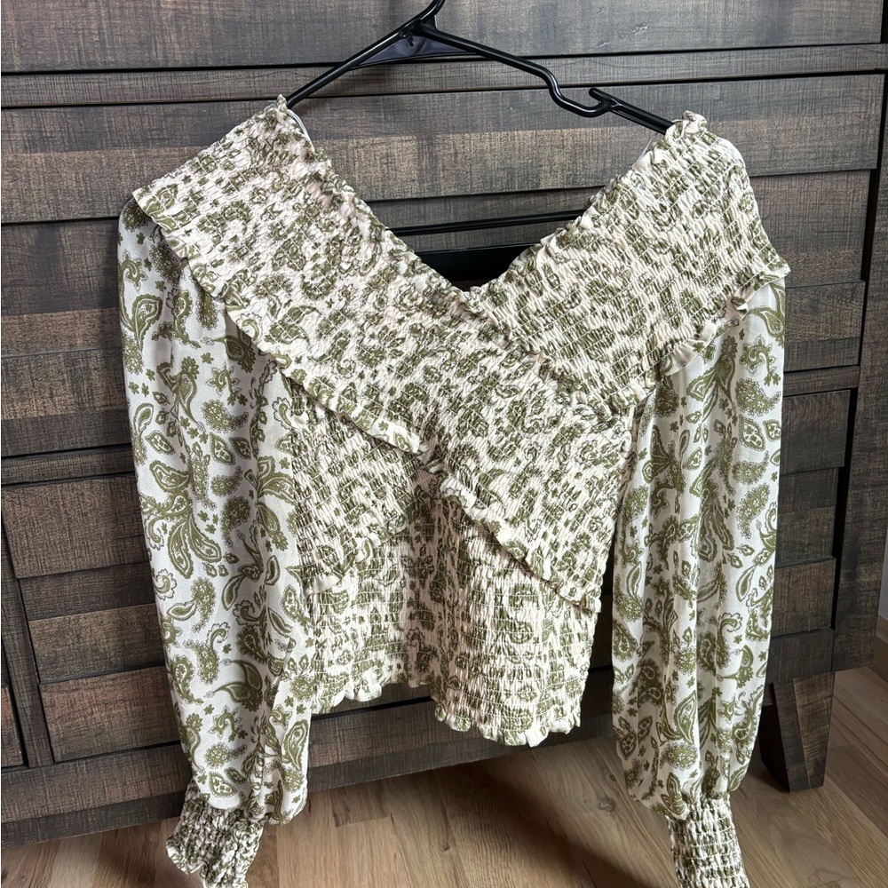 BB Dakota Smocked Top Size XS